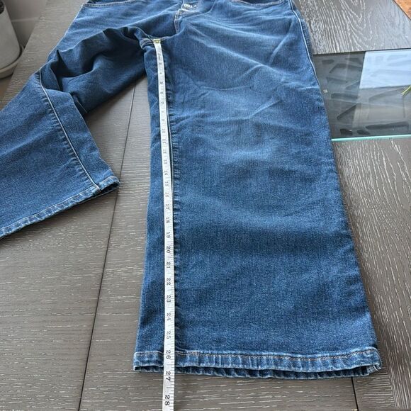Levi’s Mile High Rise Cropped Wide Leg Med Wash Denim Jeans Button Fly Size 31 - Picture 9 of 12